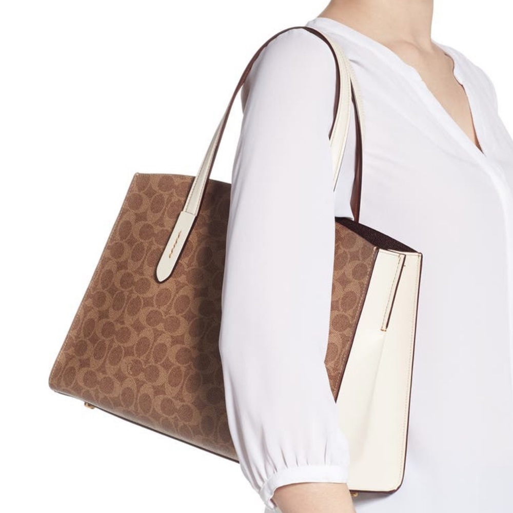 Coach signature tote